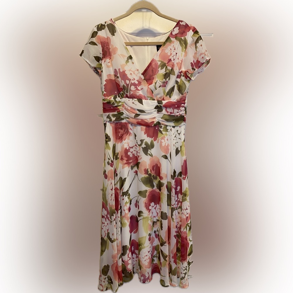 Women's dress spring flowers. Worn once.